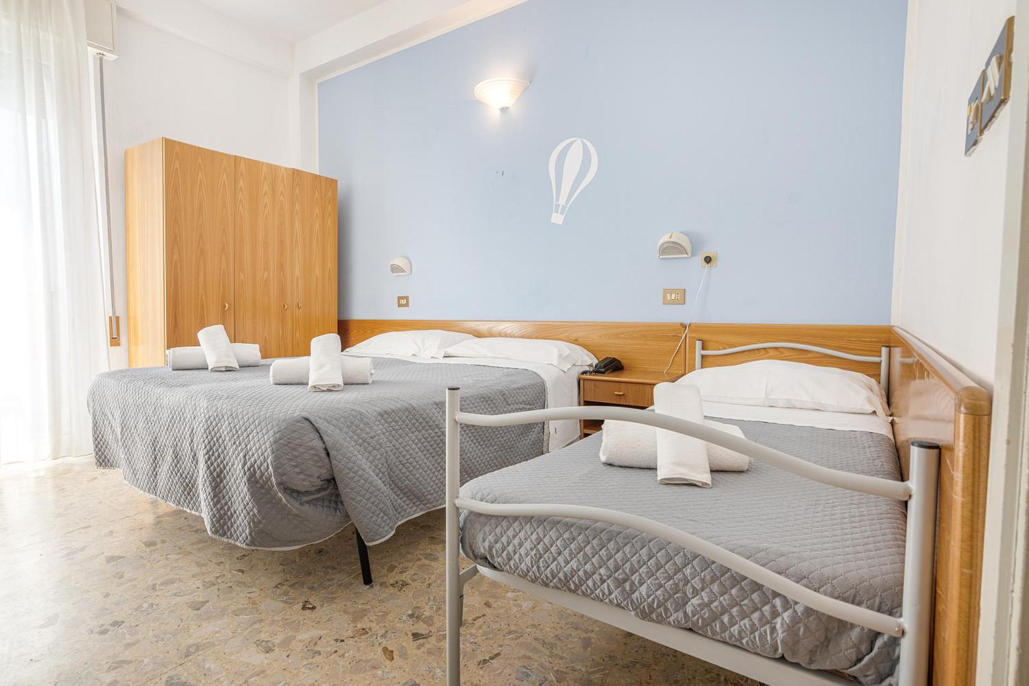 Hotel Santiago Ріміні Екстер'єр фото
