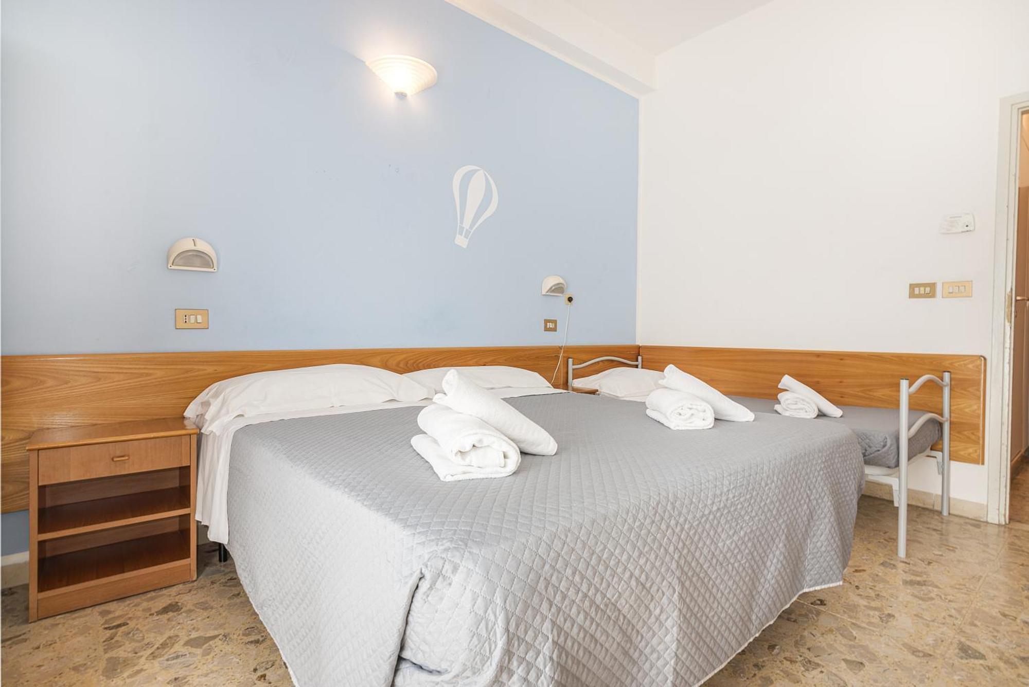 Hotel Santiago Ріміні Екстер'єр фото