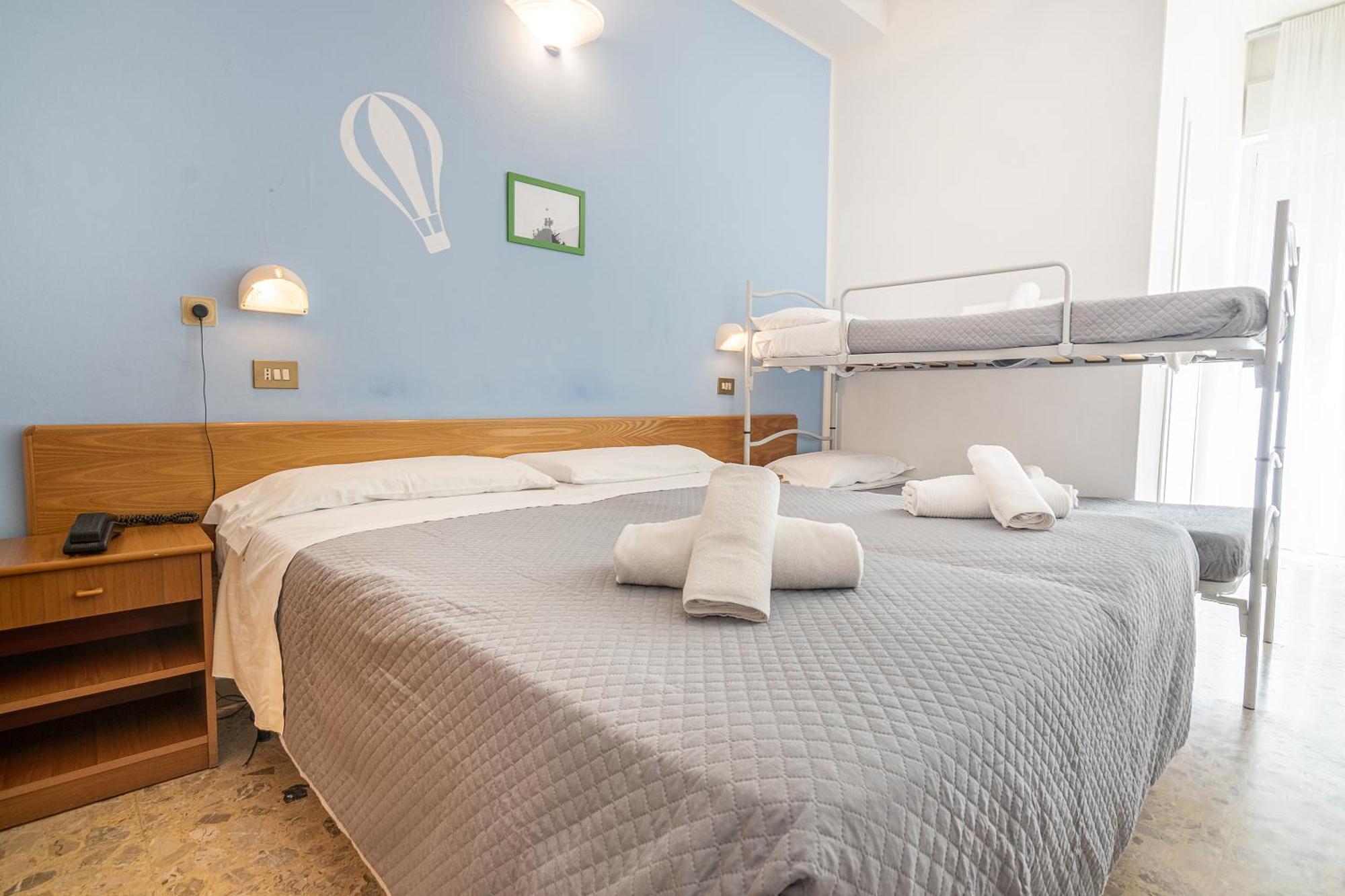 Hotel Santiago Ріміні Екстер'єр фото